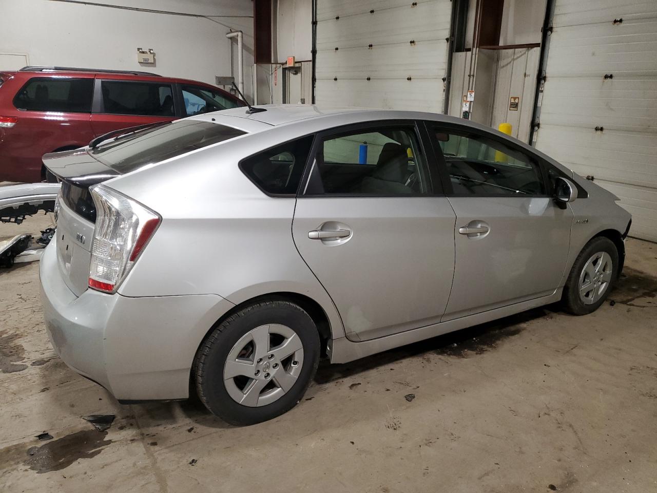 Obraz 3 z 2011 TOYOTA PRIUS  2011 z VIN JTDKN3DU1B1414135