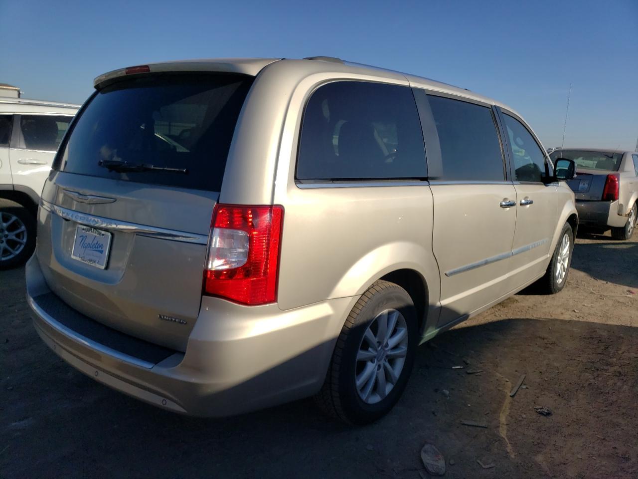 Изображение 3 2015 CHRYSLER TOWN & COUNTRY LIMITED 2015 с VIN 2C4RC1JG3FR698120