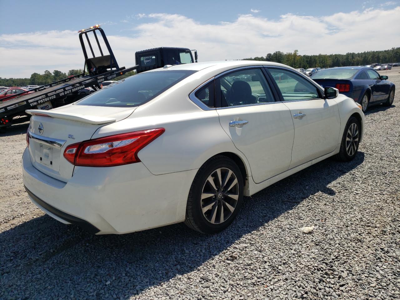 Image 3 of 2017 NISSAN ALTIMA 2.5 2017 with VIN 1N4AL3AP7HC214010