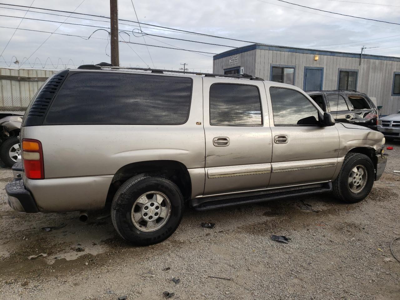 Obraz 3 z 2001 CHEVROLET SUBURBAN C1500 2001 z VIN 3GNEC16T21G251031