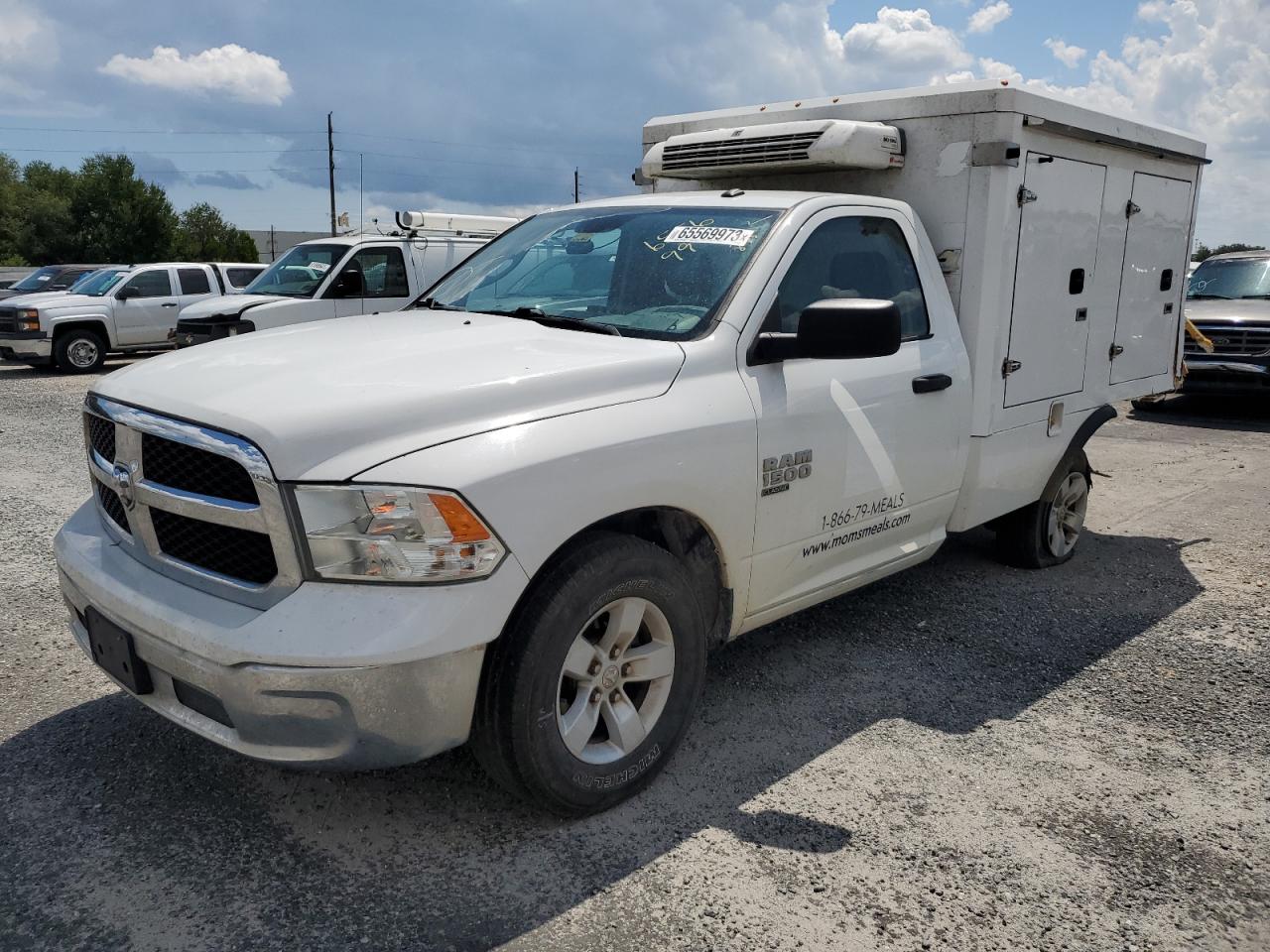 Изображение 1 2019 RAM 1500 CLASSIC TRADESMAN 2019 с VIN 3C6JR6DGXKG651646