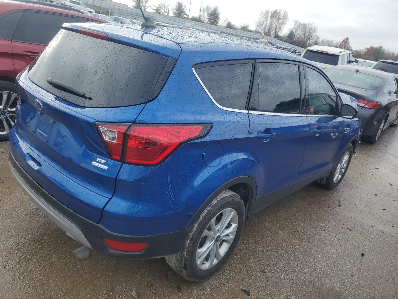 Obraz 3 z 2019 FORD ESCAPE SE 2019 z VIN 1FMCU0GD6KUA71348