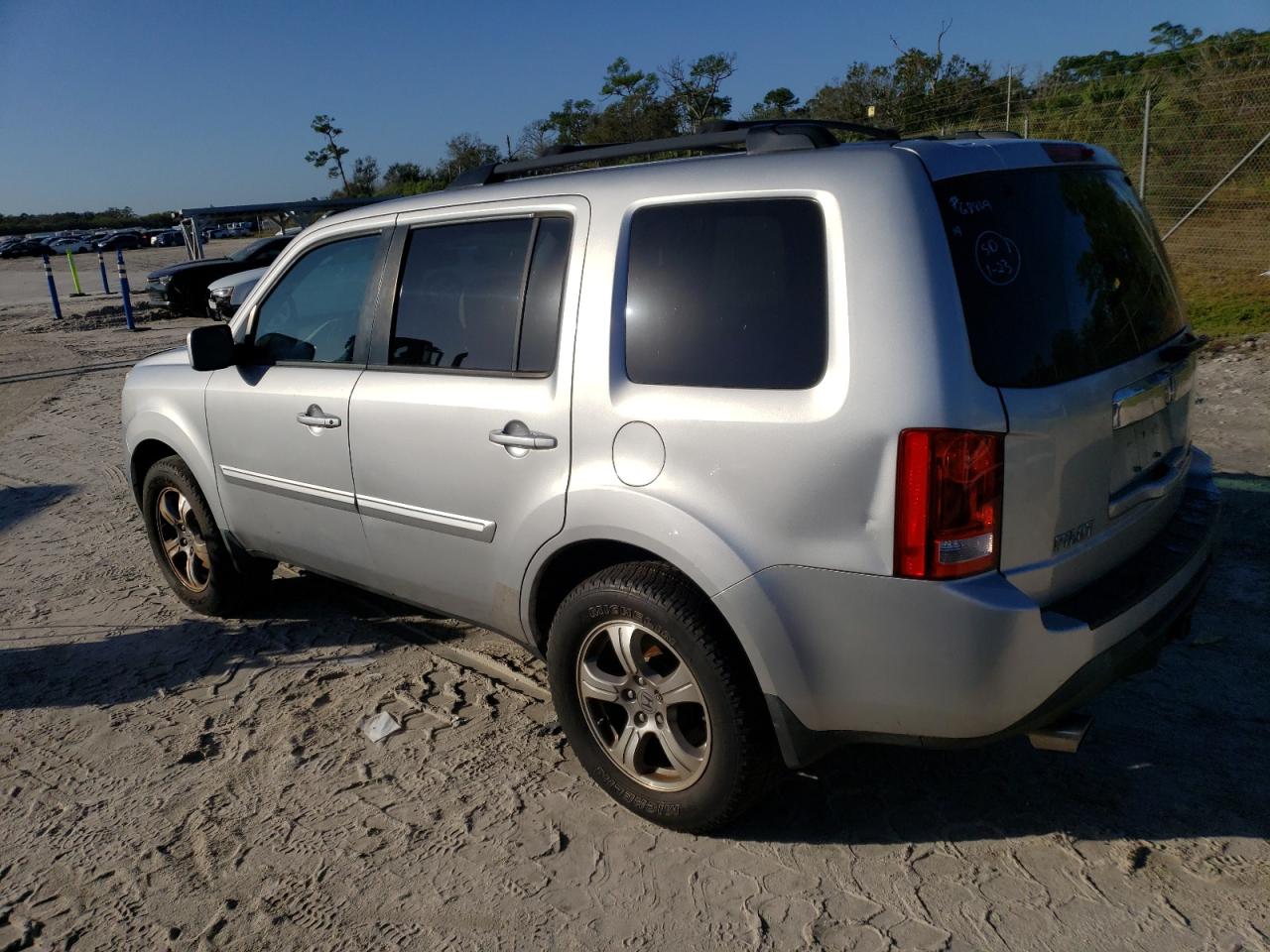 Image 2 of 2014 HONDA PILOT EXL 2014 with VIN 5FNYF4H59EB005828