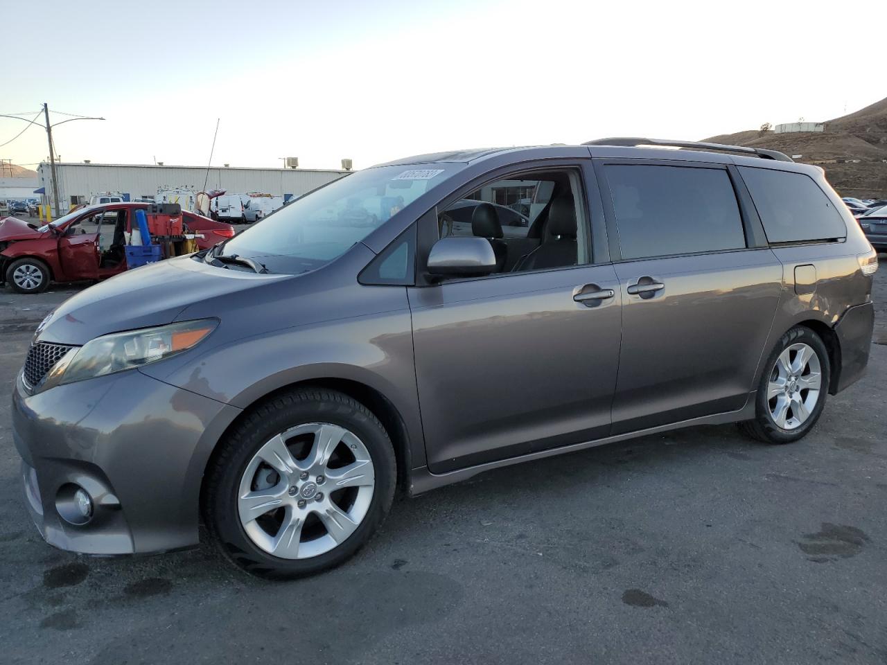 Obraz 2011 TOYOTA SIENNA SPORT 2011