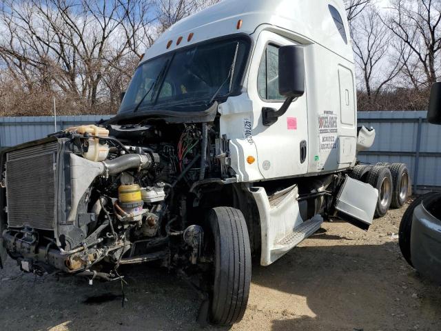 Image 2 of 2018 FREIGHTLINER CASCADIA 125  2018 with VIN 1FUJGLDR4JLJL3797