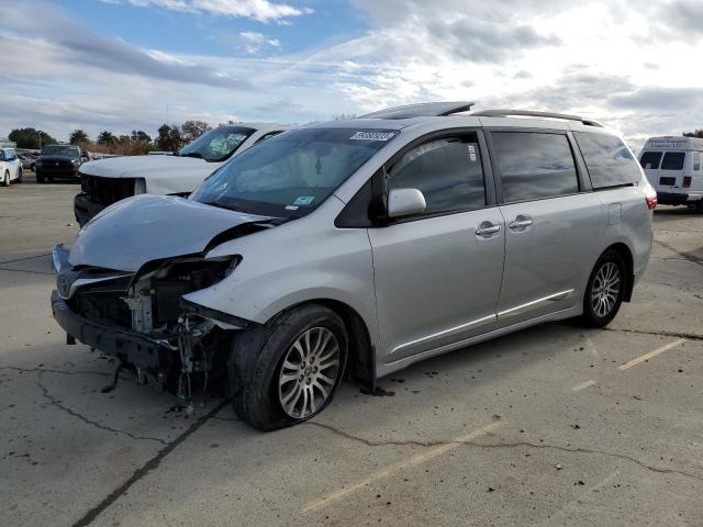 2020 TOYOTA SIENNA XLE 2020 image