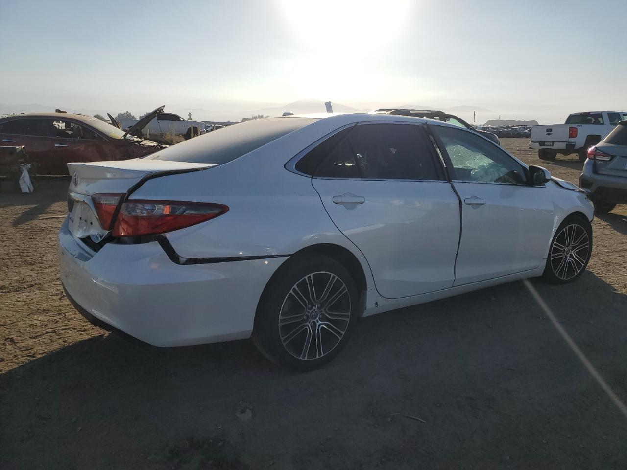 Obraz 3 z 2016 TOYOTA CAMRY LE 2016 z VIN 4T1BF1FKXGU142568