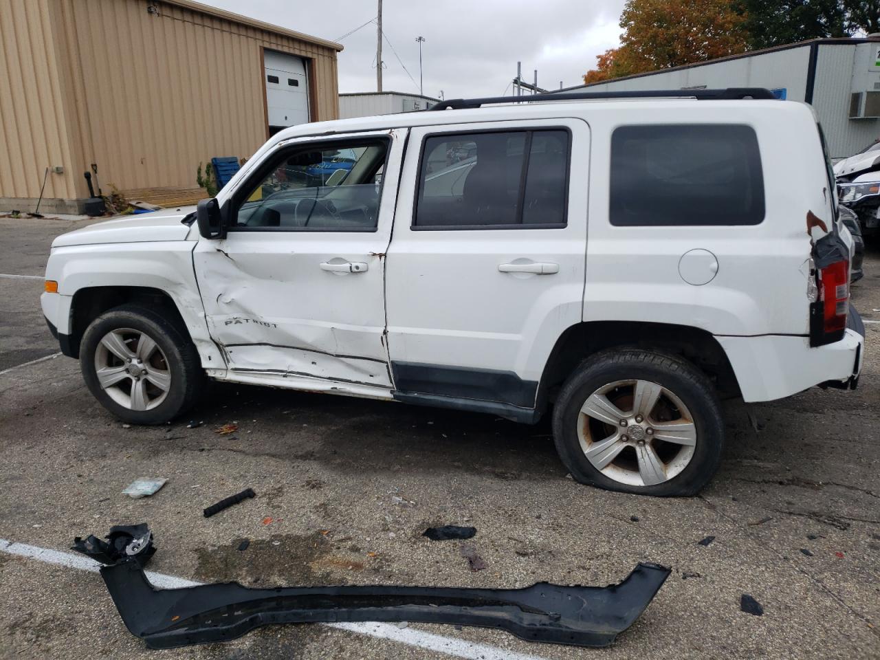 Изображение 2 2011 JEEP PATRIOT  2011 с VIN 1J4NF2GB7BD276771