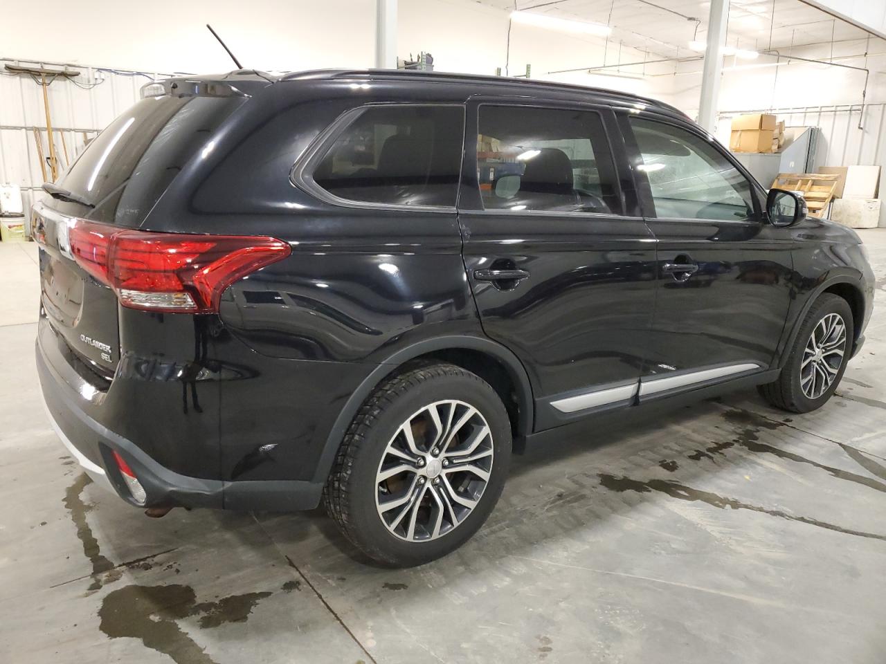 Image 3 of 2016 MITSUBISHI OUTLANDER SE 2016 with VIN JA4AZ3A35GZ022001