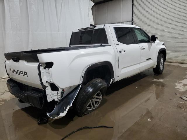 Obraz 3 z 2023 TOYOTA TUNDRA CREWMAX SR 2023 z VIN 5TFLA5DB8PX060516