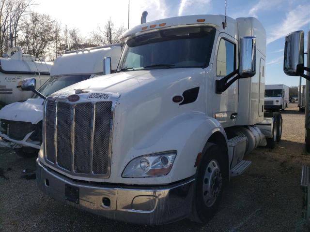Изображение 2 2016 PETERBILT 579  2016 с VIN 1XPBDP9X3GD333753