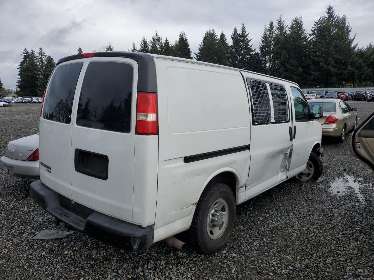 Image 3 of 2014 CHEVROLET EXPRESS G3500  2014 with VIN 1GCZGTCG8E1121311