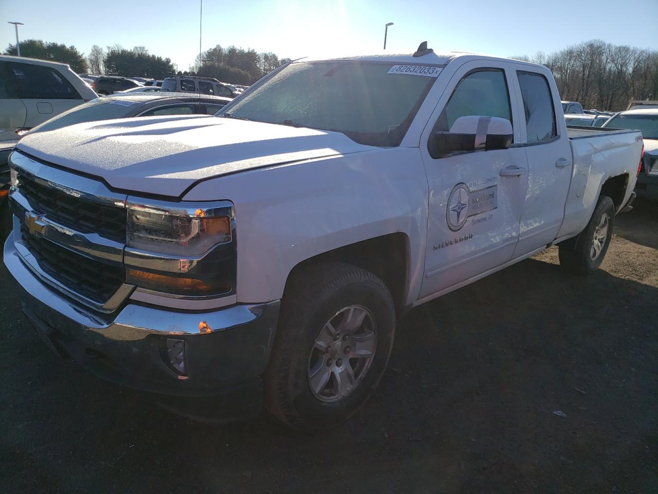 Изображение 1 2017 CHEVROLET SILVERADO K1500 LT 2017 с VIN 1GCVKREC7HZ356895