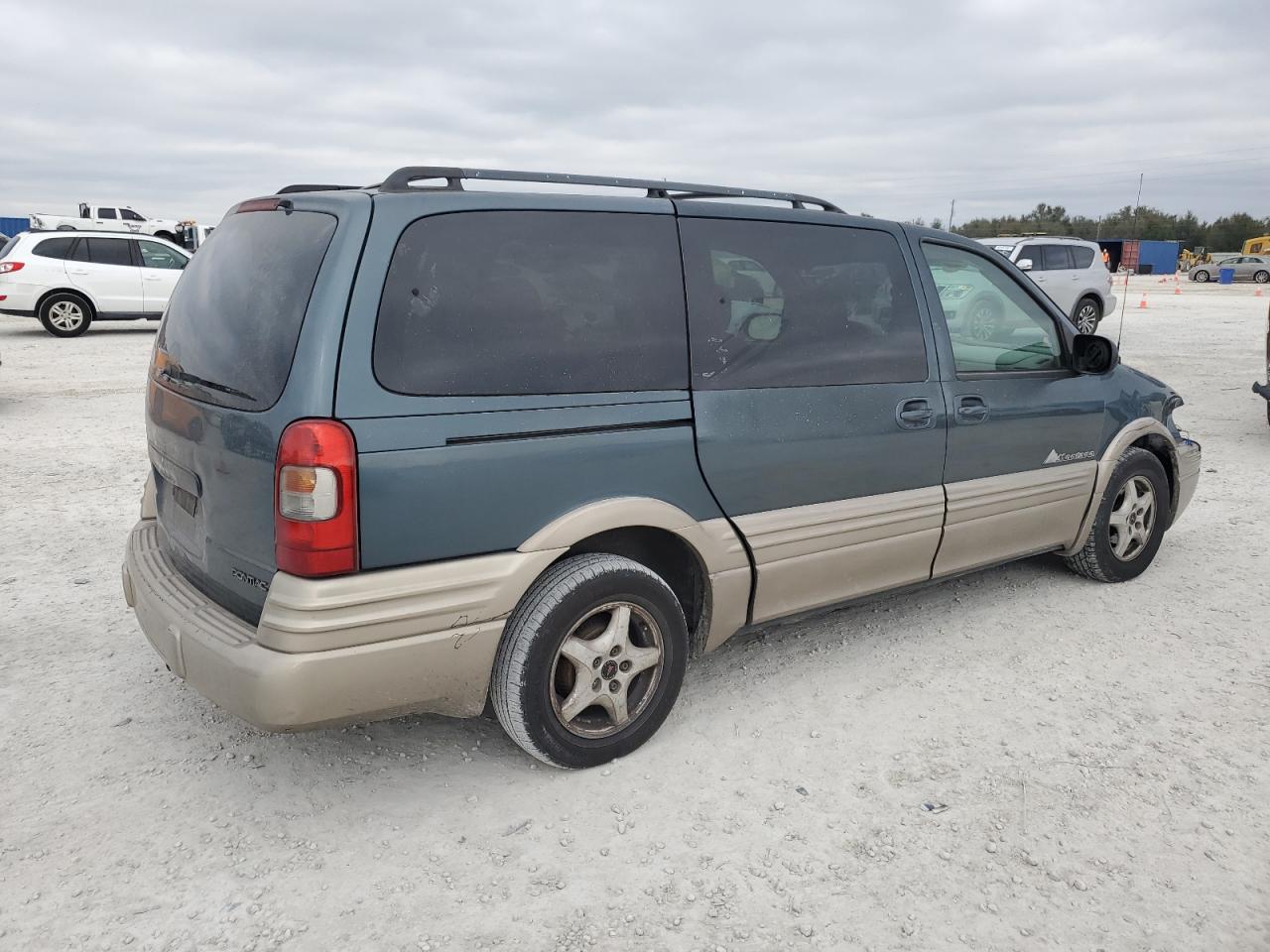 Image 3 of 2004 PONTIAC MONTANA  2004 with VIN 1GMDX03E94D126131