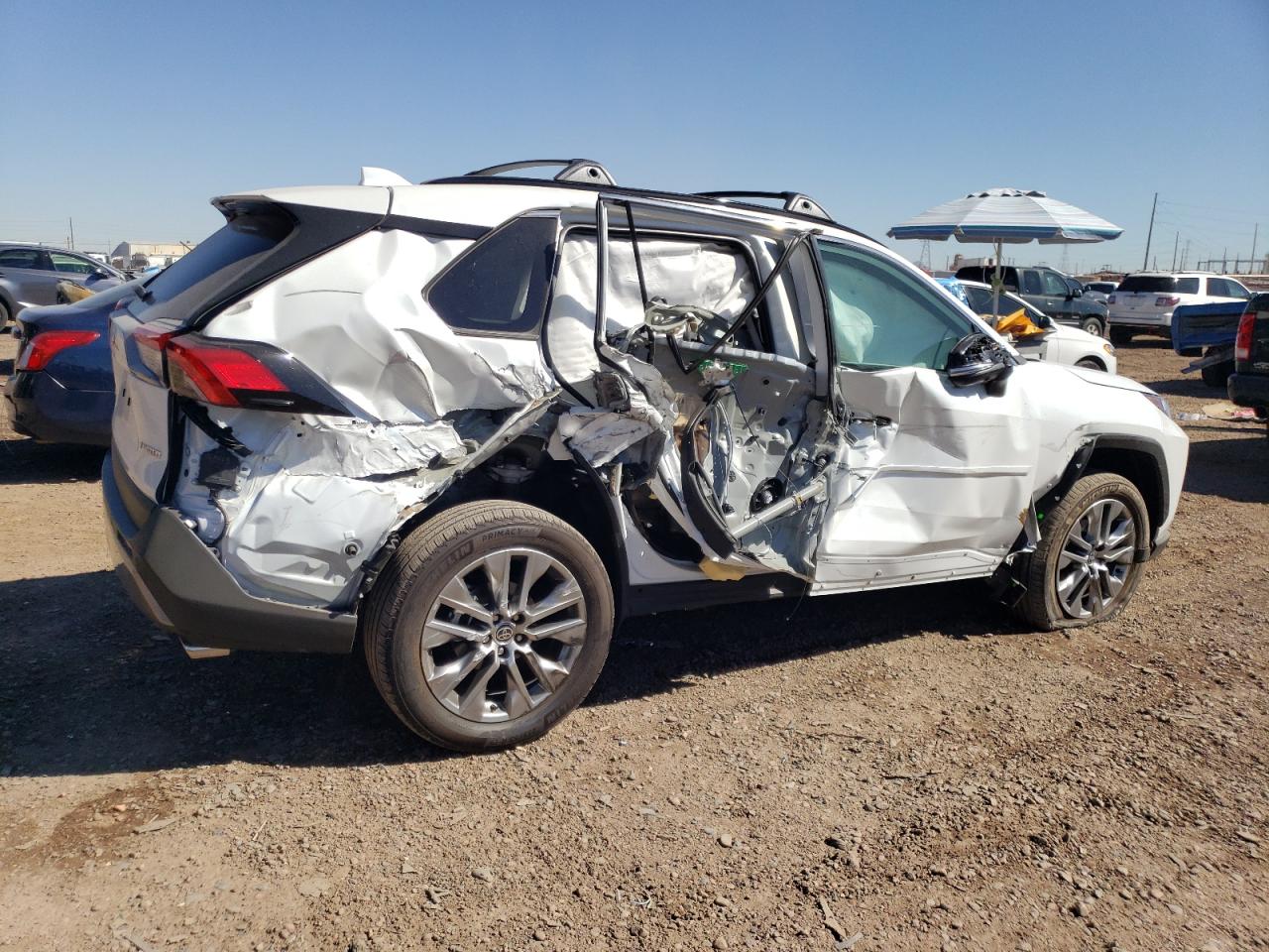 Изображение 3 2023 TOYOTA RAV4 LIMITED 2023 с VIN 2T3Y1RFV0PW256443