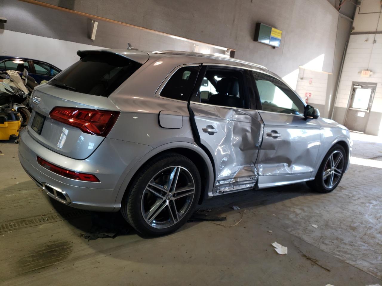 Изображение 3 2019 AUDI SQ5 PREMIUM PLUS 2019 с VIN WA1B4AFY8K2121442