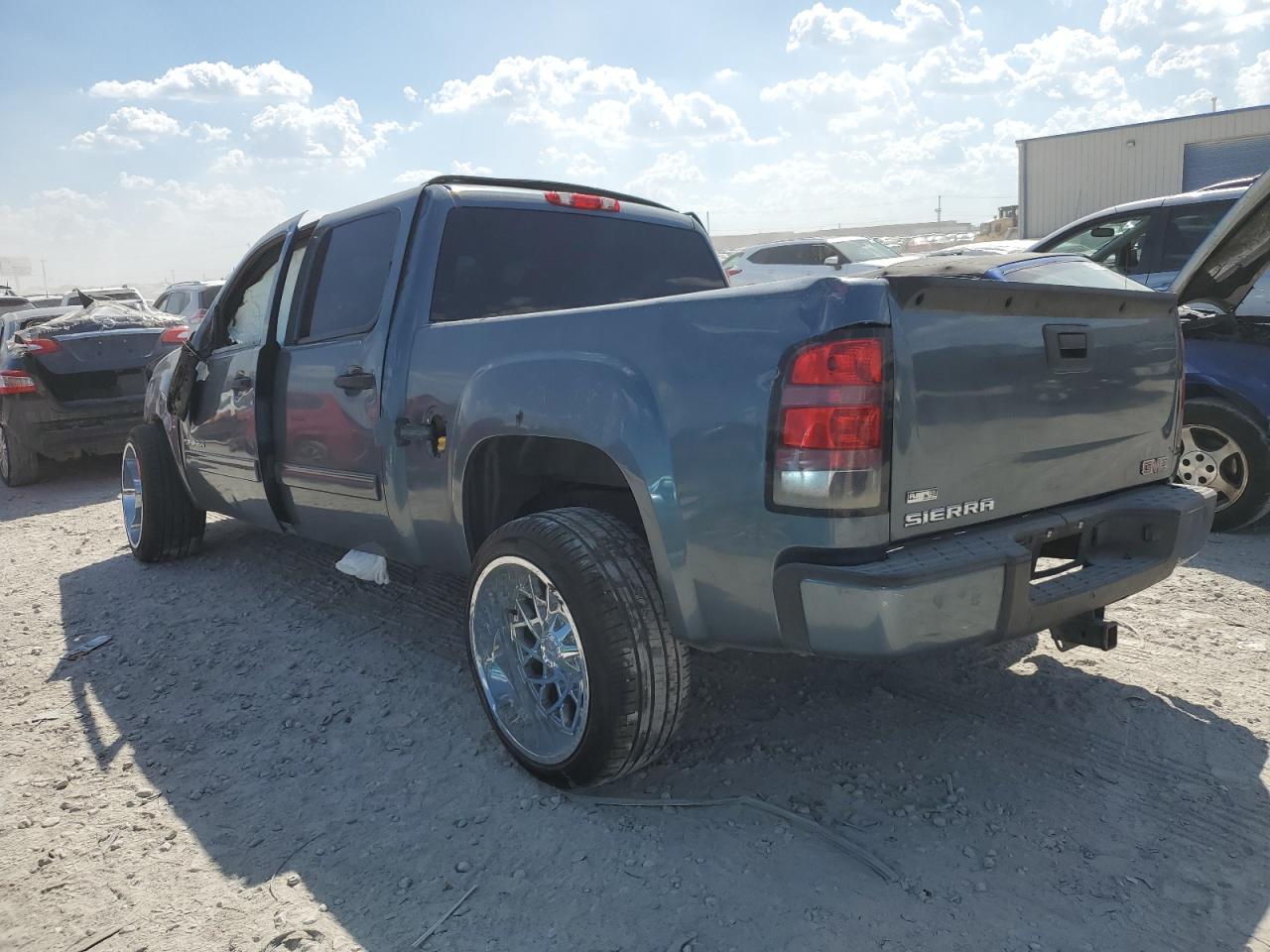 Image 2 of 2011 GMC SIERRA C1500 SL 2011 with VIN 3GTP1UEA6BG340868