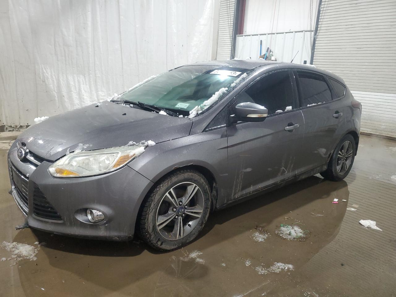 Image 1 of 2014 FORD FOCUS SE 2014 with VIN 1FADP3K2XEL463708