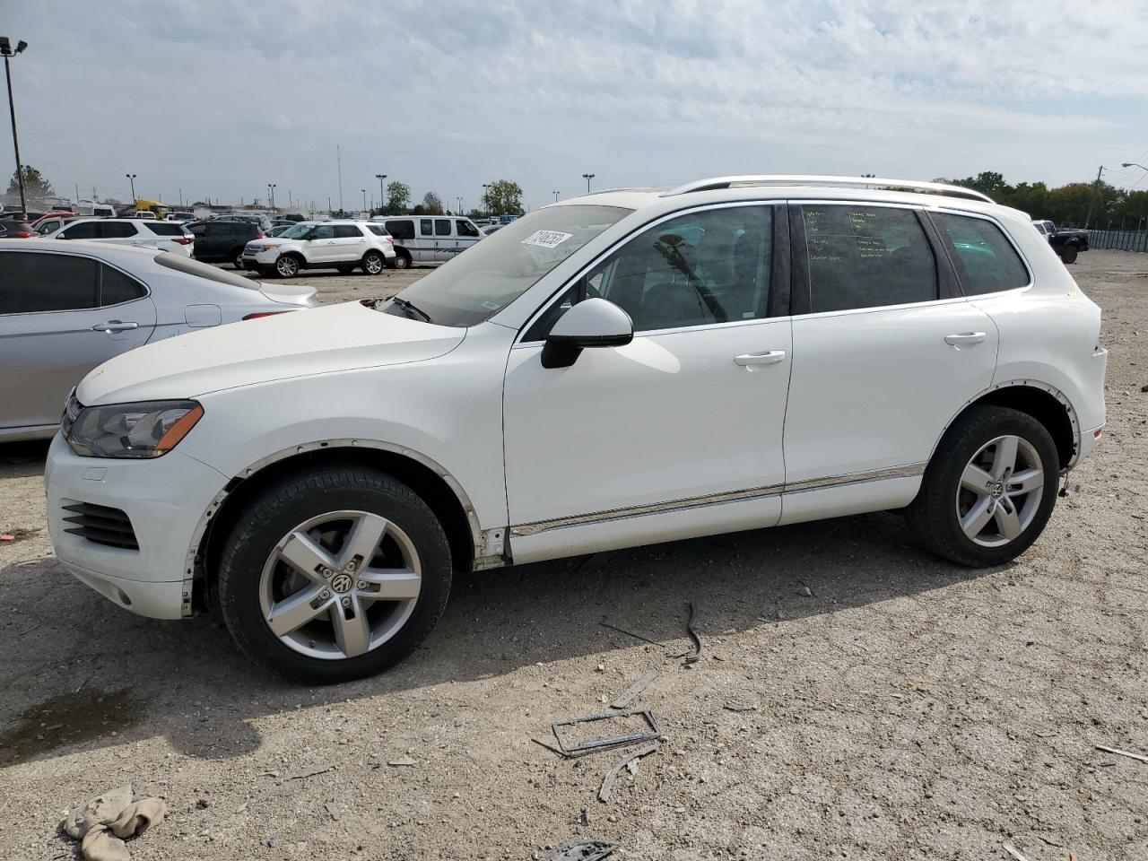 Изображение 2014 VOLKSWAGEN TOUAREG V6 2014