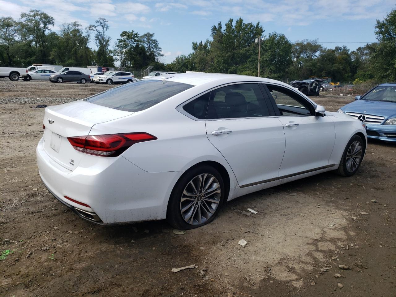 Изображение 3 2017 GENESIS G80 BASE 2017 с VIN KMHGN4JE9HU176045