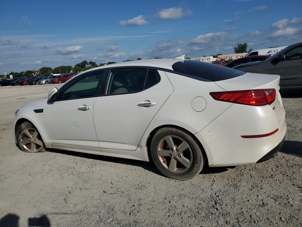 Obraz 2 z 2015 KIA OPTIMA LX 2015 z VIN 5XXGM4A76FG509653