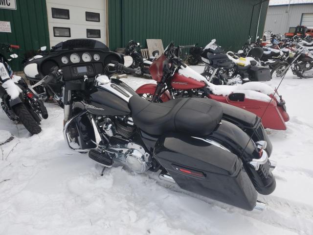 Image 3 of 2017 HARLEY-DAVIDSON FLHX STREET GLIDE 2017 with VIN 1HD1KBC10HB672797