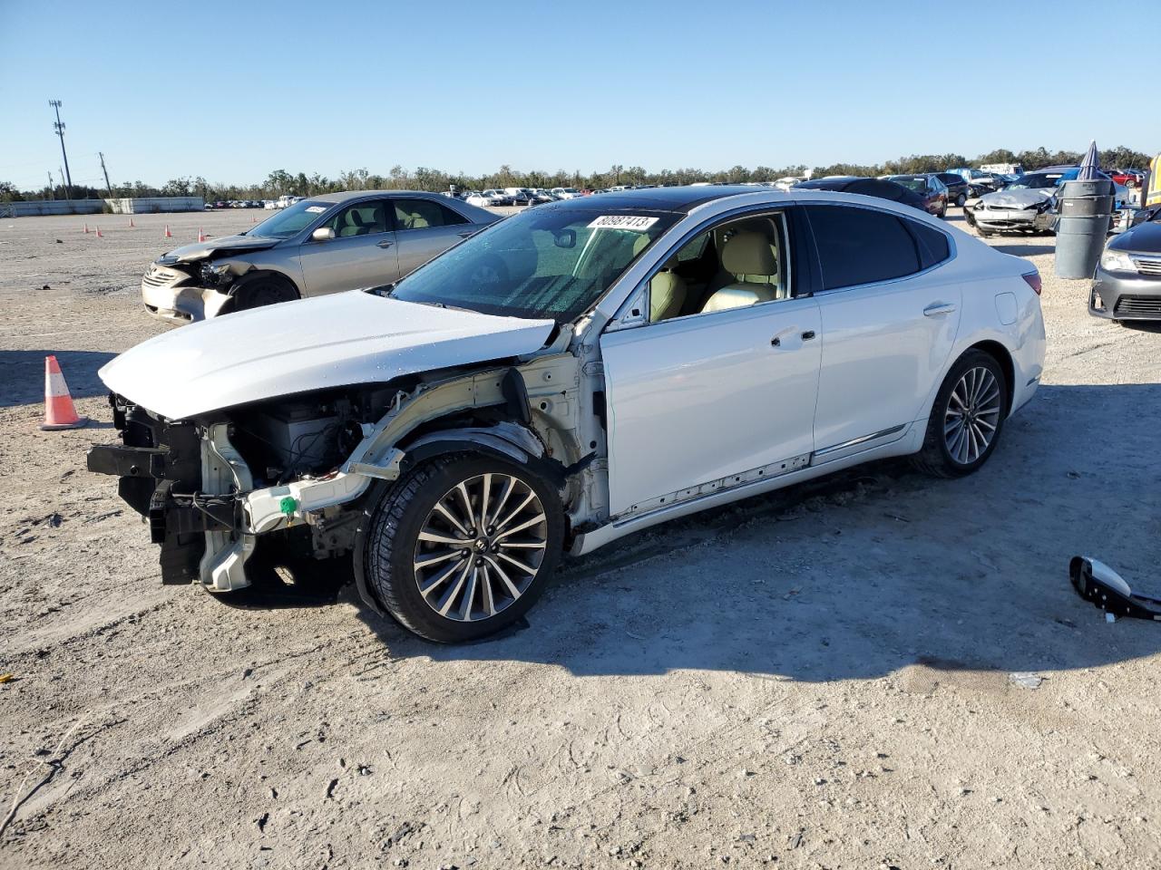 Image 1 of 2017 KIA CADENZA PREMIUM 2017 with VIN KNALC4J12H5086197