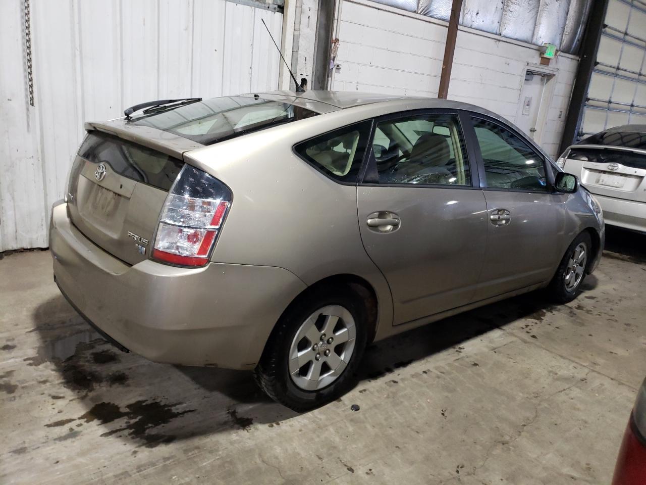 Изображение 3 2005 TOYOTA PRIUS  2005 с VIN JTDKB20U053101434