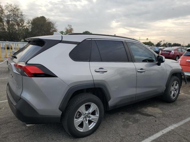 Image 3 of 2019 TOYOTA RAV4 XLE 2019 with VIN 2T3W1RFV3KW016674