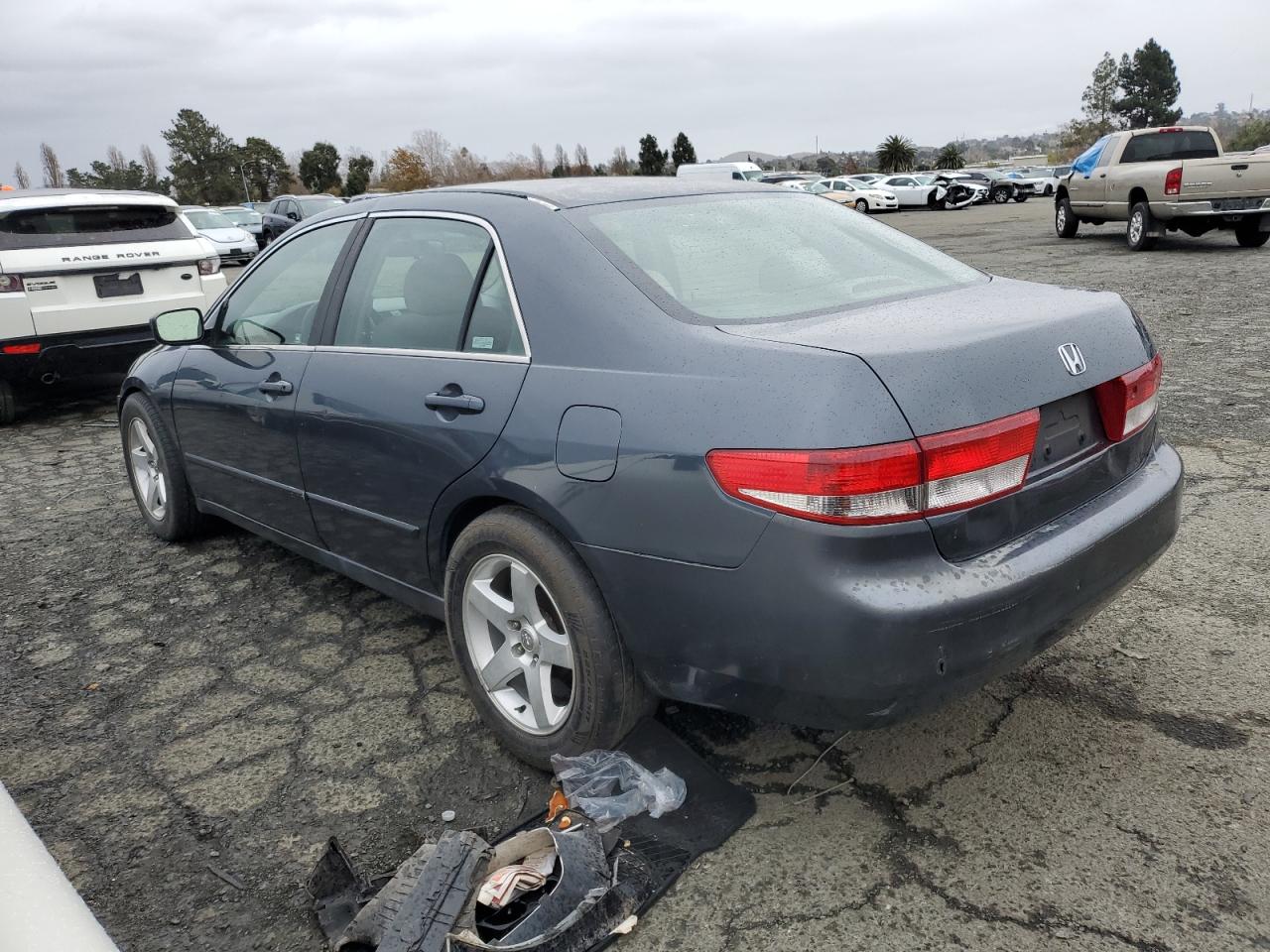Image 2 of 2004 HONDA ACCORD LX 2004 with VIN JHMCM563X4C026236