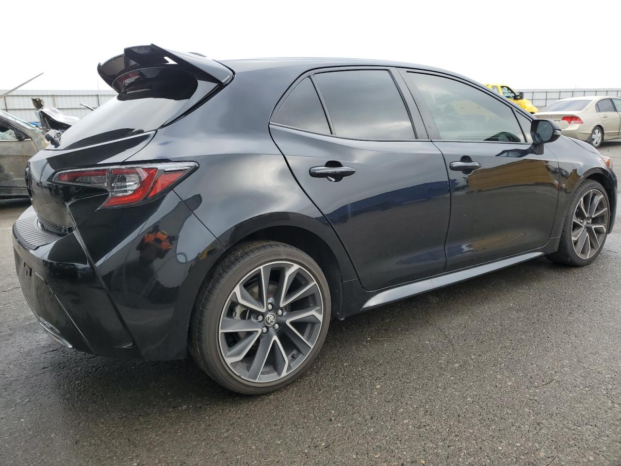 Obraz 3 z 2021 TOYOTA COROLLA XSE 2021 z VIN JTNA4MBE0M3125072