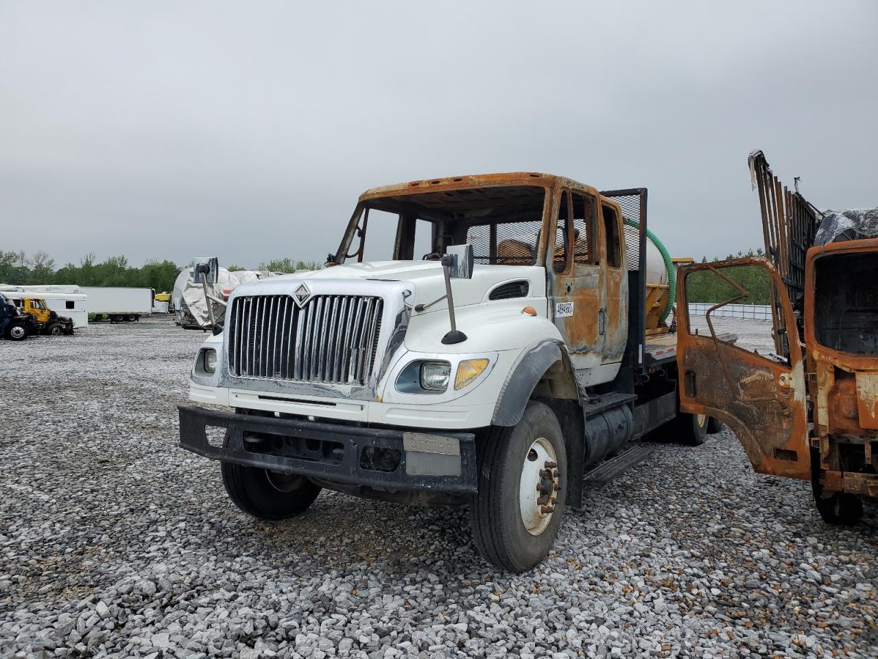 Image 2 of 2005 INTERNATIONAL 7000 7600 2005 with VIN 1HTWYAHR15J186227