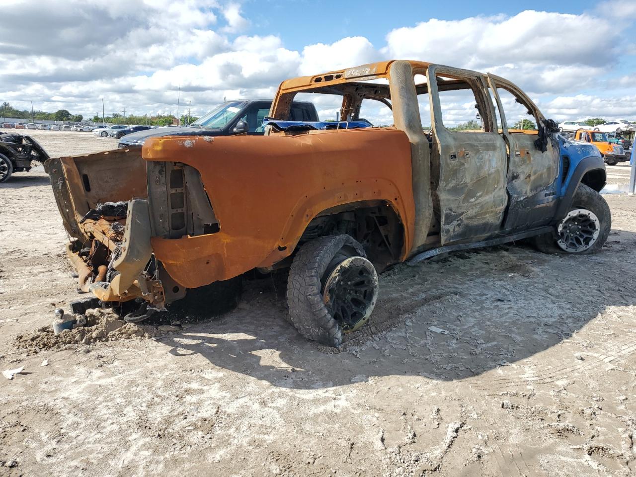 Obraz 3 z 2021 RAM 1500 TRX 2021 z VIN 1C6SRFU98MN500188