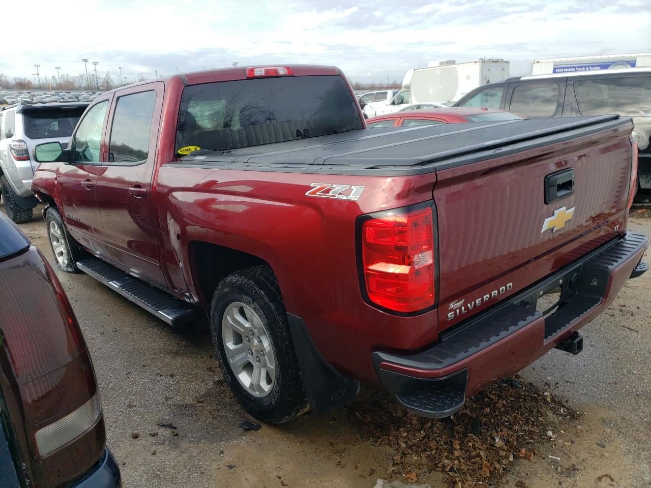 Image 2 of 2017 CHEVROLET SILVERADO K1500 LT 2017 with VIN 3GCUKREC7HG401653