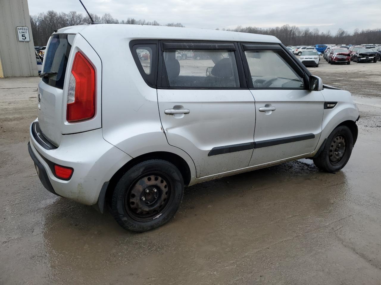 Image 3 of 2013 KIA SOUL  2013 with VIN KNDJT2A50D7520181