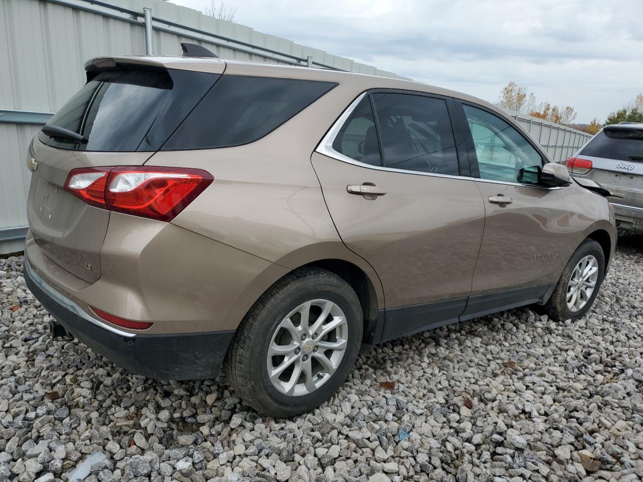 Image 3 of 2018 CHEVROLET EQUINOX LT 2018 with VIN 2GNAXJEV2J6230665