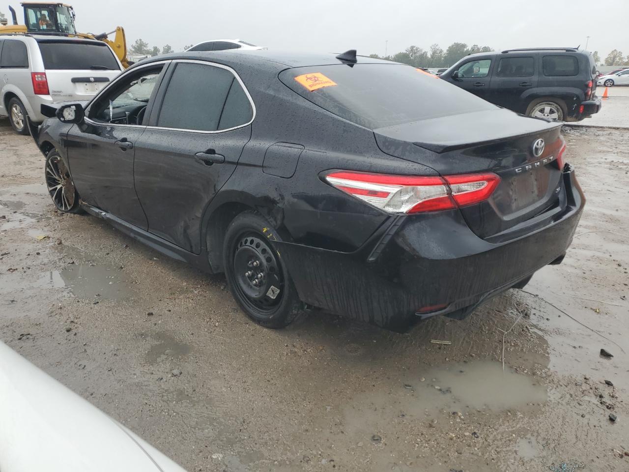 Obraz 2 z 2020 TOYOTA CAMRY SE 2020 z VIN 4T1G11AK8LU906181