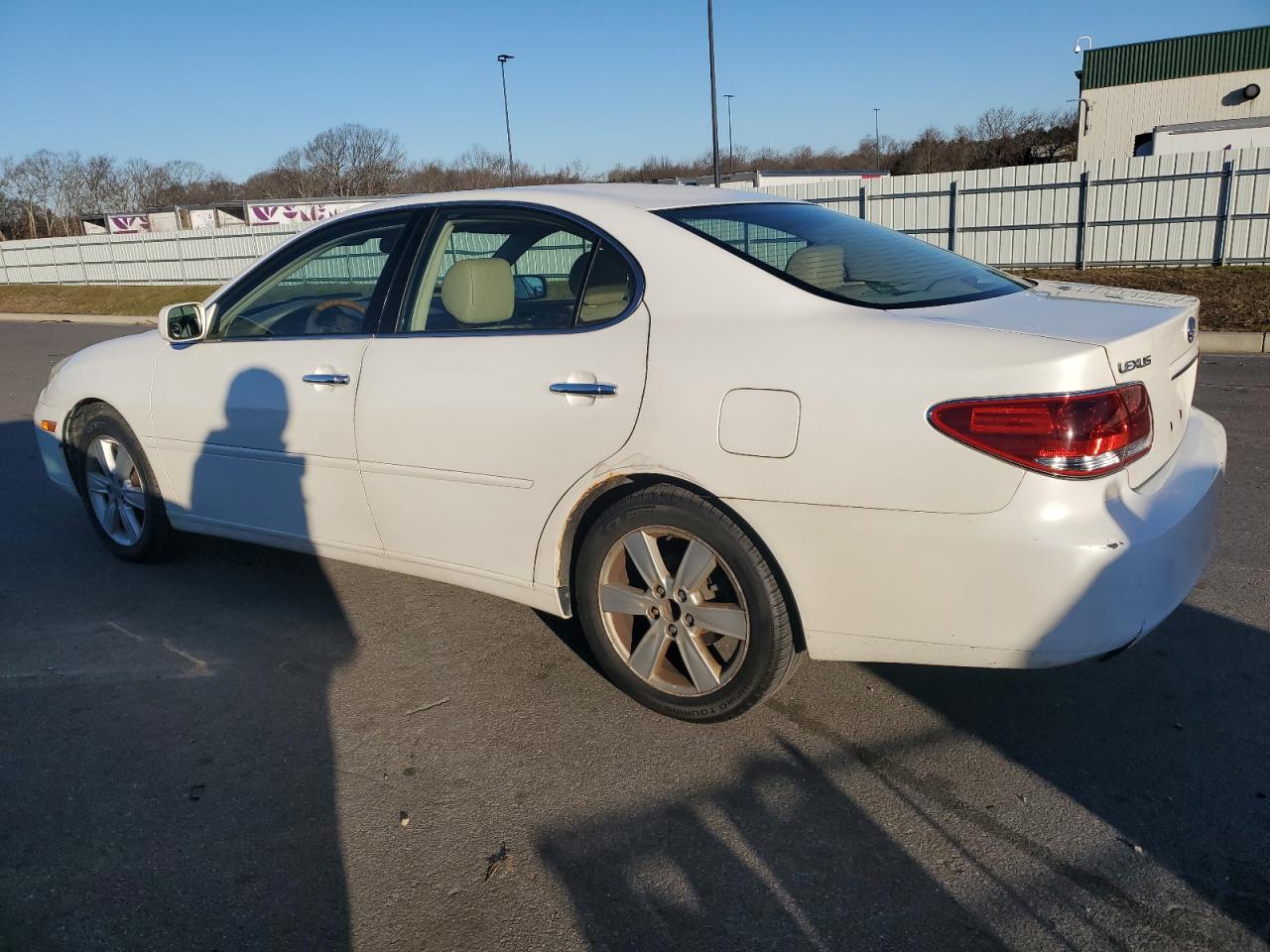 Изображение 2 2005 LEXUS ES 330 2005 с VIN JTHBA30G455121479