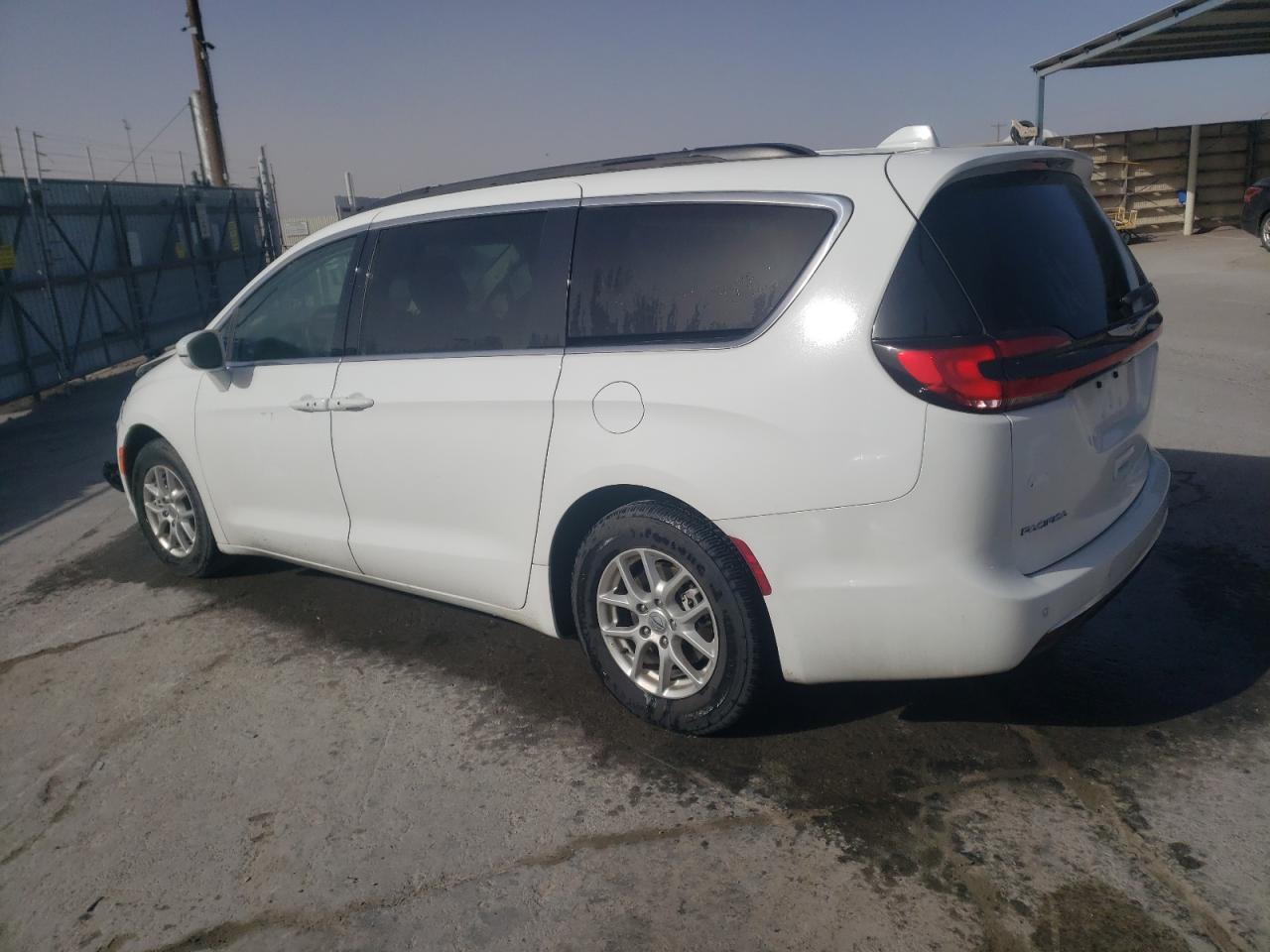 Изображение 2 2022 CHRYSLER PACIFICA TOURING L 2022 с VIN 2C4RC1BG9NR117202