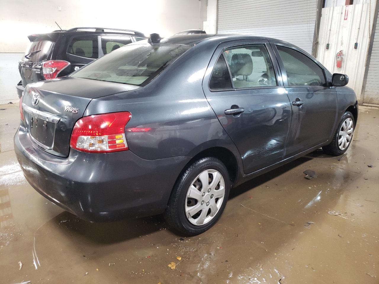 Изображение 3 2007 TOYOTA YARIS  2007 с VIN JTDBT923471010594