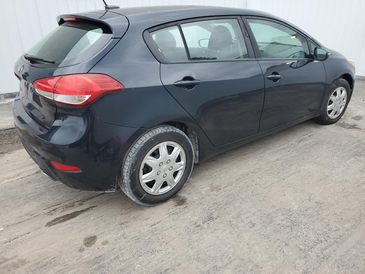 Image 3 of 2017 KIA FORTE LX 2017 with VIN KNAFK5A87H5721272