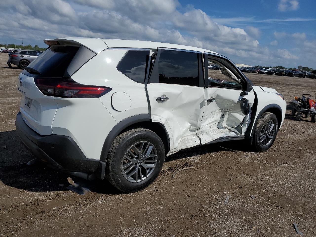 Obraz 3 z 2021 NISSAN ROGUE S 2021 z VIN 5N1AT3AAXMC807534