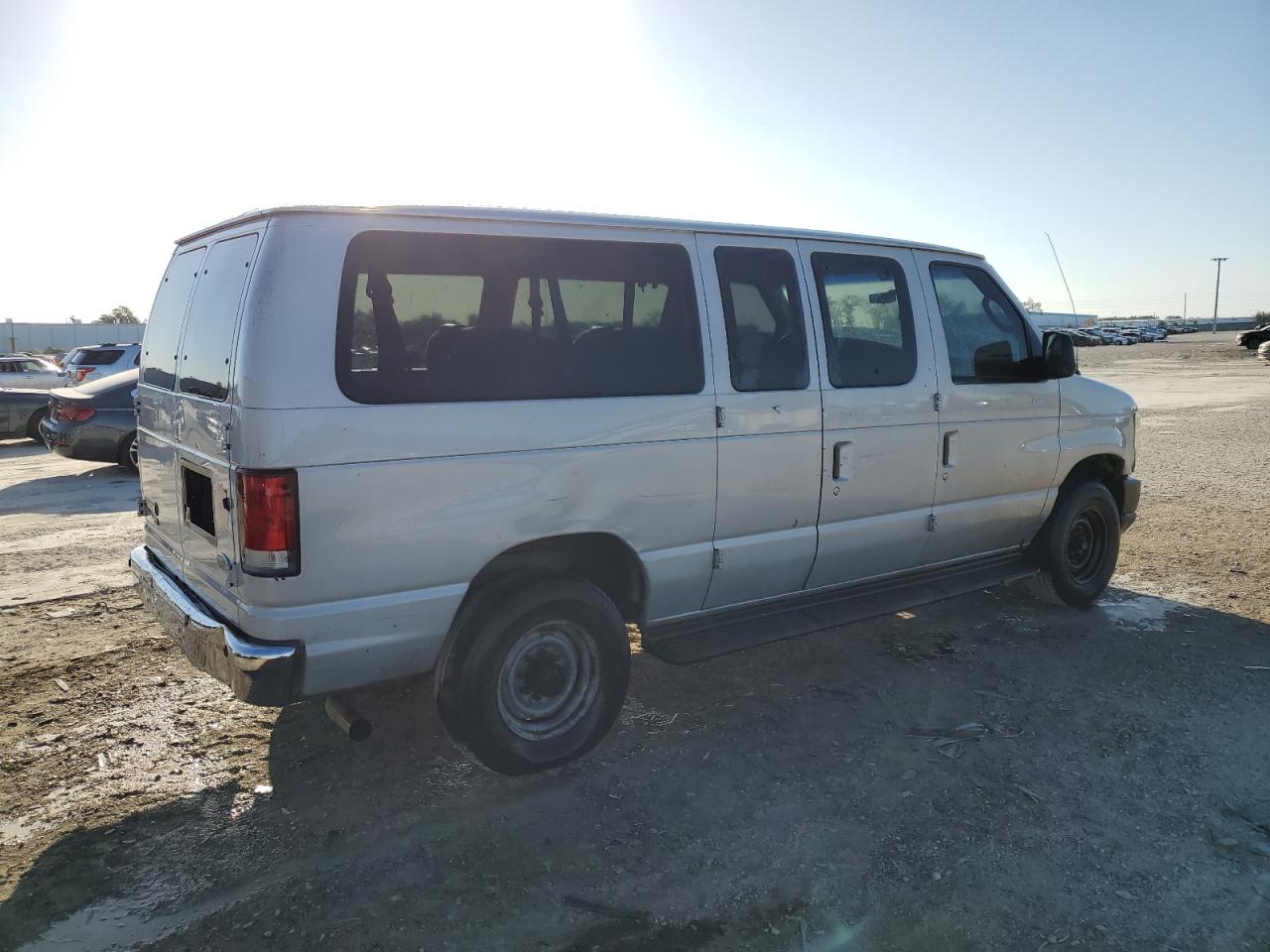 Изображение 3 2008 FORD ECONOLINE E350 SUPER DUTY WAGON 2008 с VIN 1FBNE31L68DB09508