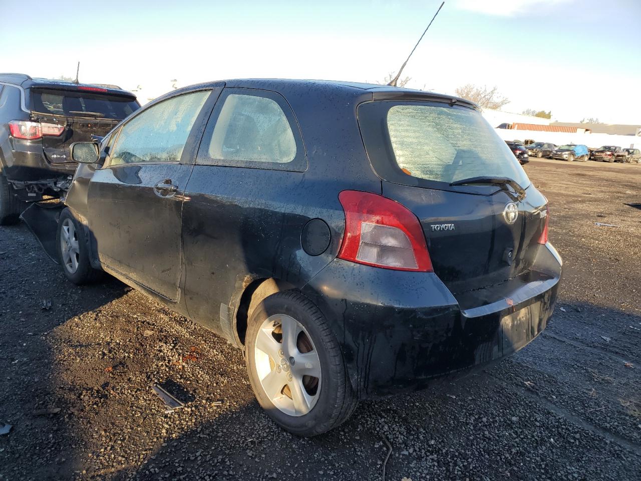 Obraz 2 z 2008 TOYOTA YARIS  2008 z VIN JTDJT903685150803
