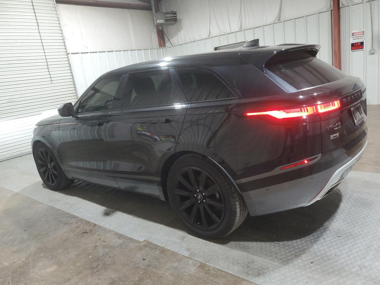 Image 2 of 2018 LAND ROVER RANGE ROVER VELAR R-DYNAMIC SE 2018 with VIN SALYL2RV8JA739383