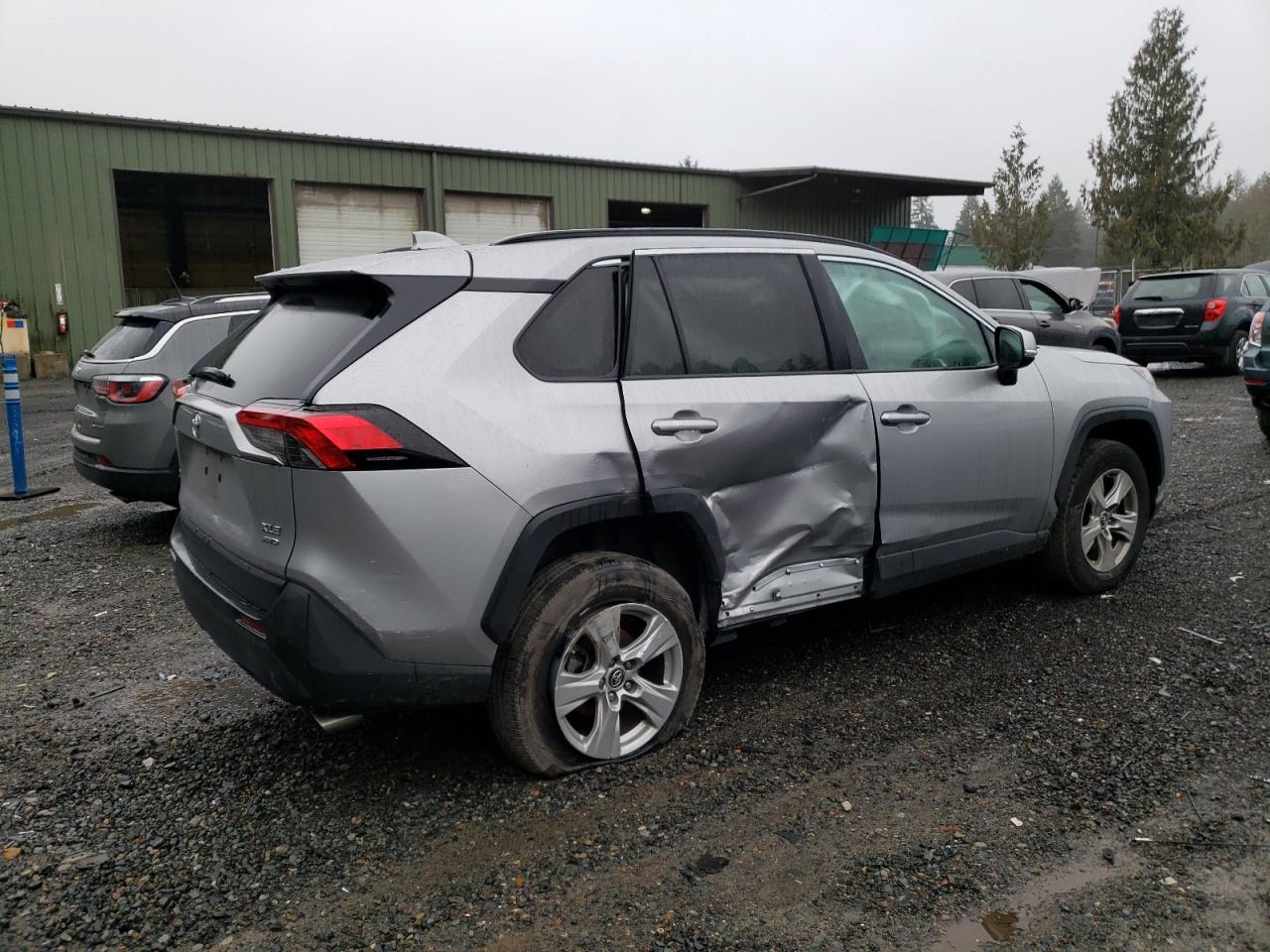 Image 3 of 2019 TOYOTA RAV4 XLE 2019 with VIN 2T3P1RFV0KC015780