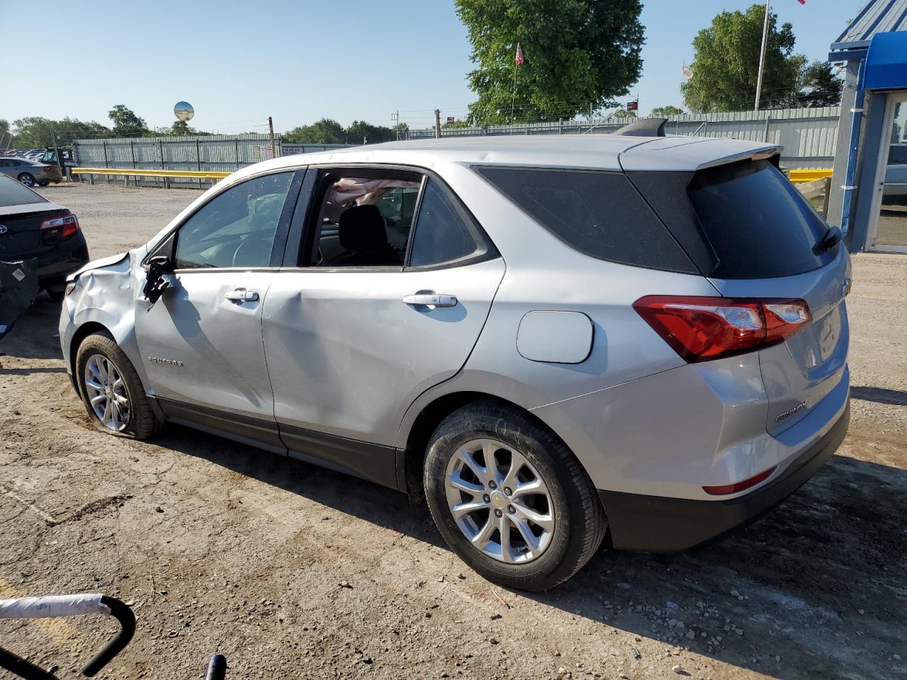 Obraz 2 z 2019 CHEVROLET EQUINOX LS 2019 z VIN 2GNAXHEVXK6102586