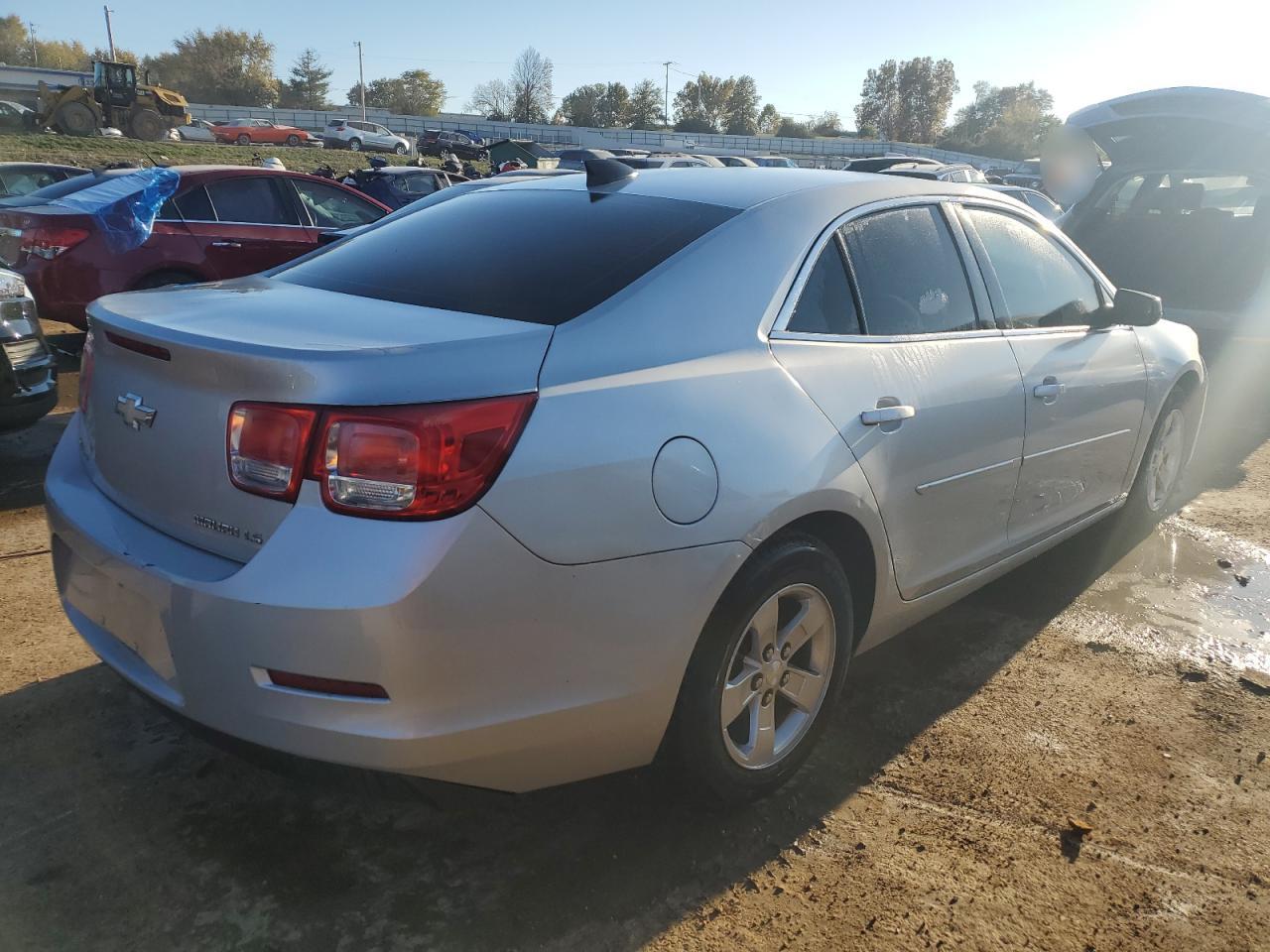 Изображение 3 2015 CHEVROLET MALIBU LS 2015 с VIN 1G11B5SL5FF180769