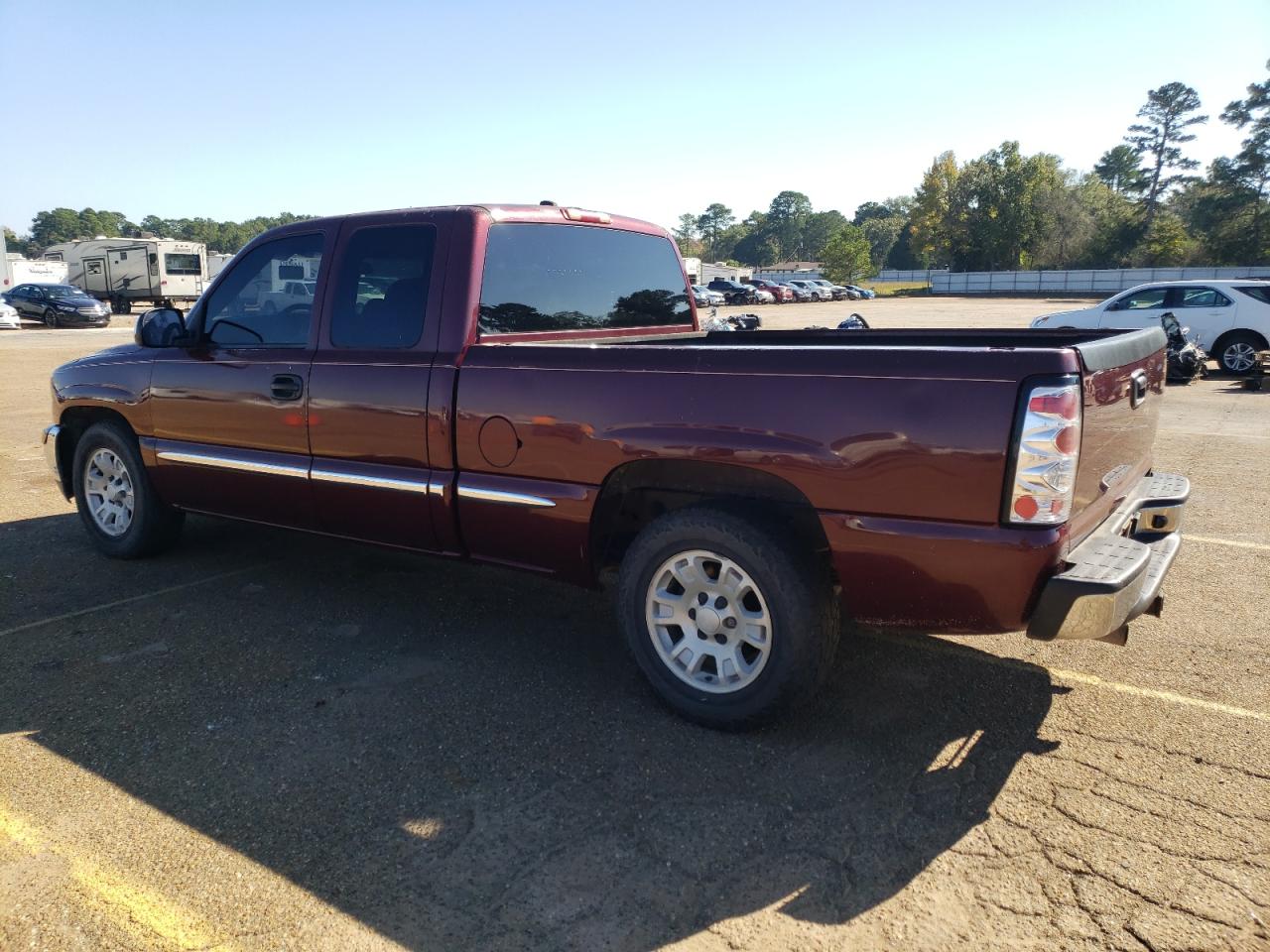 Image 2 of 2001 GMC NEW SIERRA C1500 2001 with VIN 2GTEC19T611116115