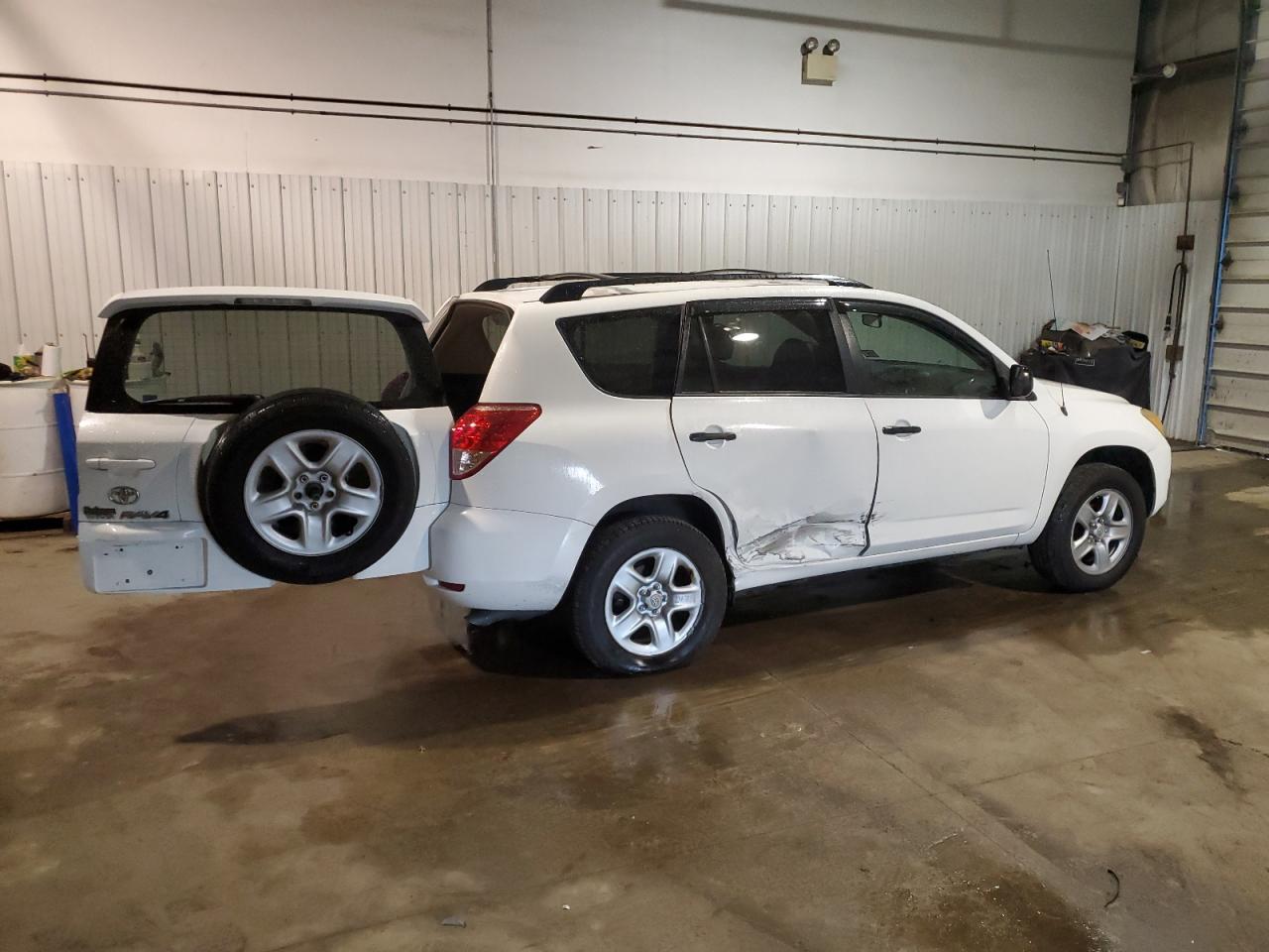 Obraz 3 z 2006 TOYOTA RAV4  2006 z VIN JTMZD33V365032523